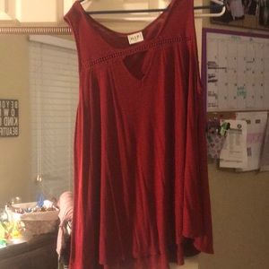 RED TANK TOP WITH DETAILING